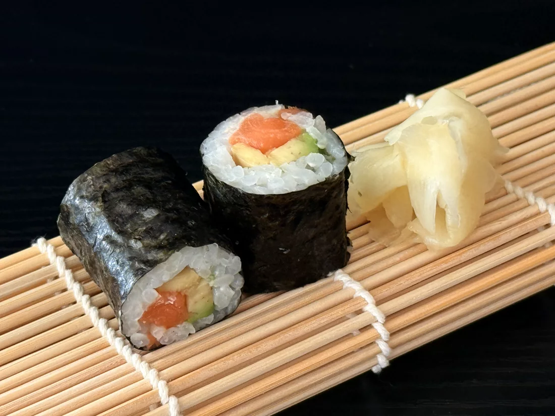 Avocado & Lachs Maki